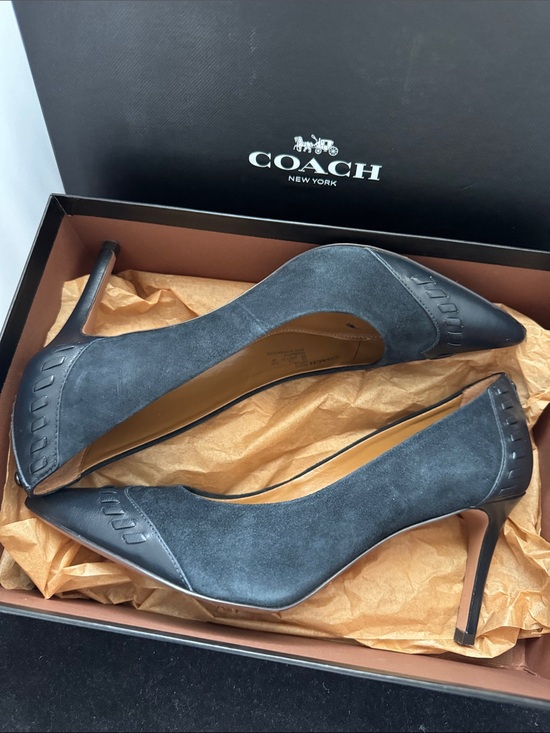 Coach Shoes - COACH Like NEW “Sophie” Suede & Leather Pointed Toe Pumps in Midnight Navy Sz 9M
